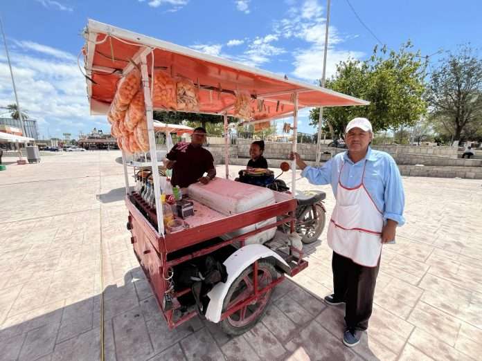 Vendedores ambulantes en Sabinas