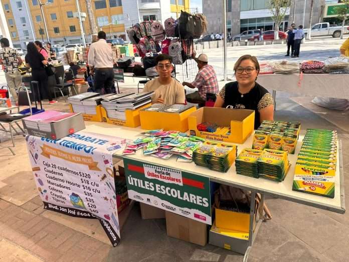 Inicia Feria de Útiles Escolares en Monclova para apoyar economía familiar