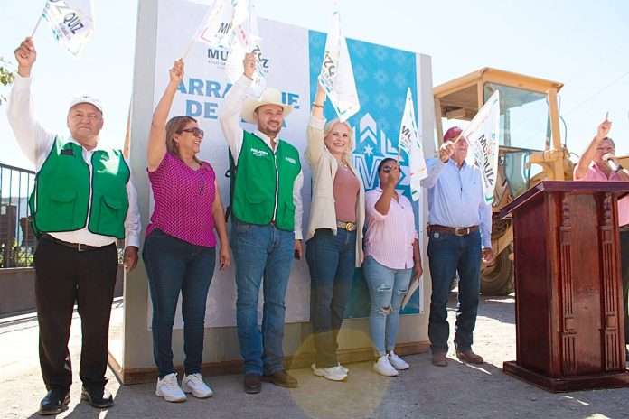 Arranca alcaldesa Laura Jiménez Gutiérrez obra de pavimentación en Minas de Barroterán