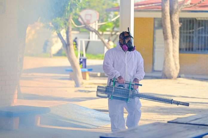 Monclova refuerza fumigación y limpieza en escuelas para prevenir dengue