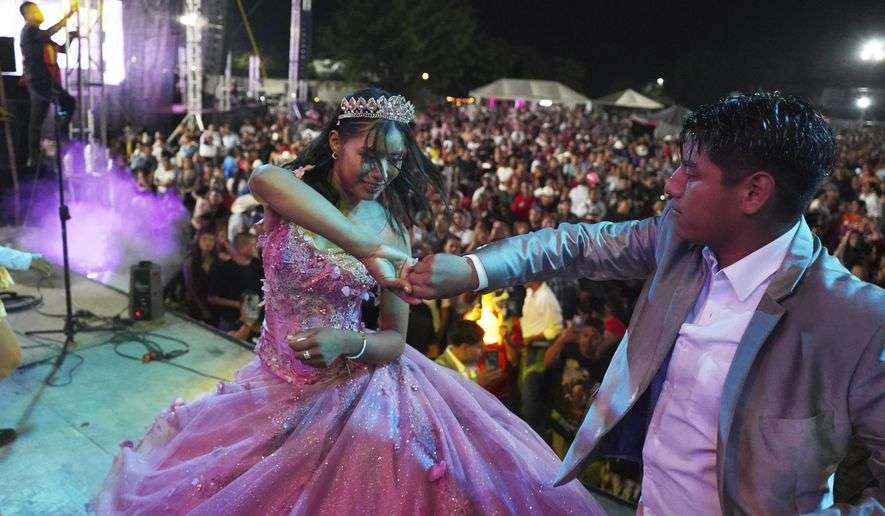 XV de Isela Santiago