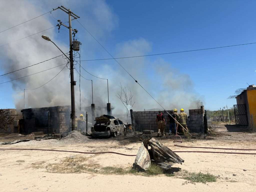 Entre lágrimas y cenizas, dos familias quedaron sin hogar