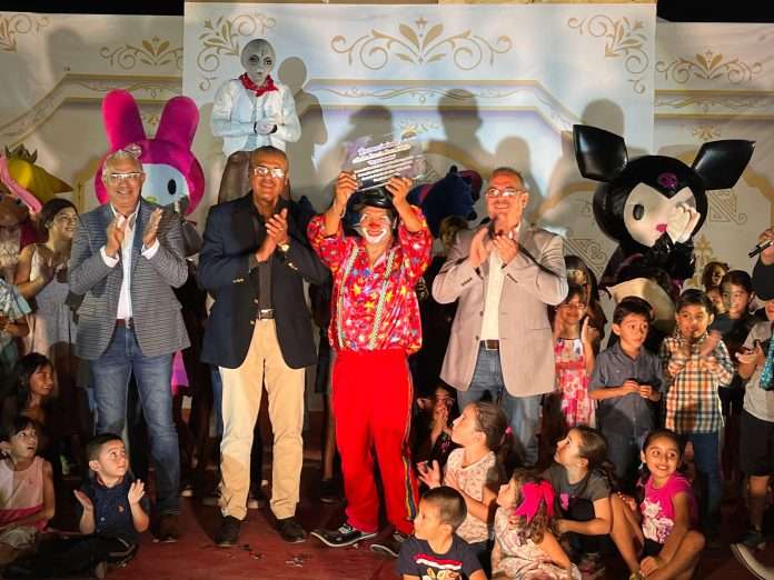 Astro Feria Rosita 2025 reconoce la trayectoria del Payaso 