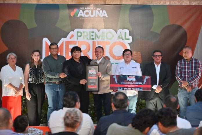 Acuña honra a su juventud con el premio al mérito juvenil 2025