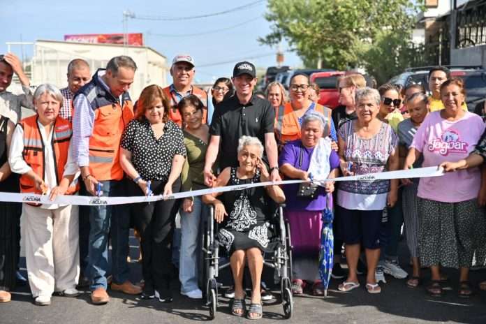 Entrega Emilio de Hoyos pavimentación en tiempo récord