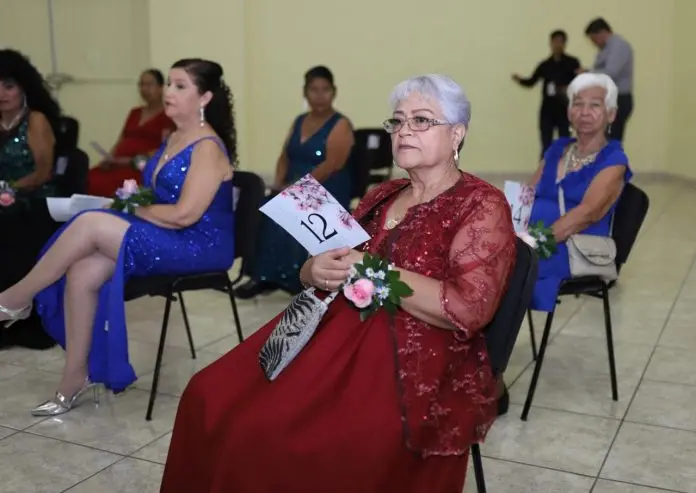 Invita DIF Acuña a elección y coronación de la reina del adulto mayor