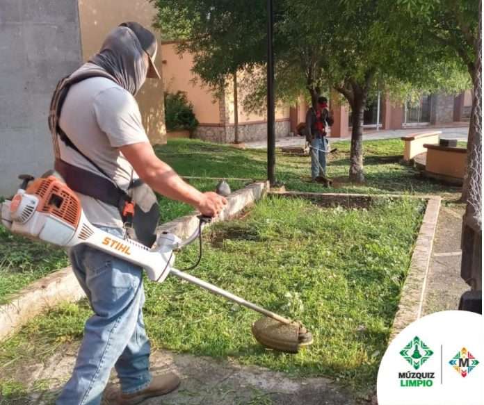 El Gobierno de Múzquiz refuerza campañas permanentes de limpieza en plazas, parques y espacios públicos