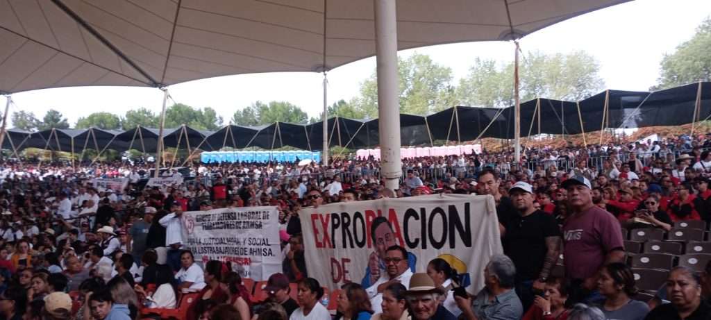 La presidenta ha reiterado personalmente en al menos dos ocasiones su respaldo a la recuperación de los empleos y a la resolución del conflicto laboral y financiero que enfrenta AHMSA desde hace varios años.