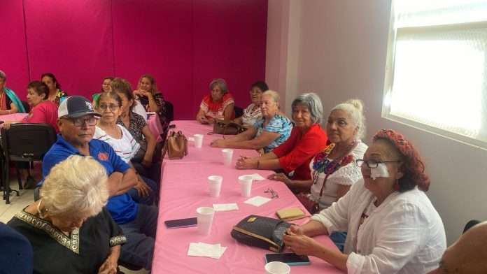 Adultas mayores del DIF Acuña celebran las fiestas patrias