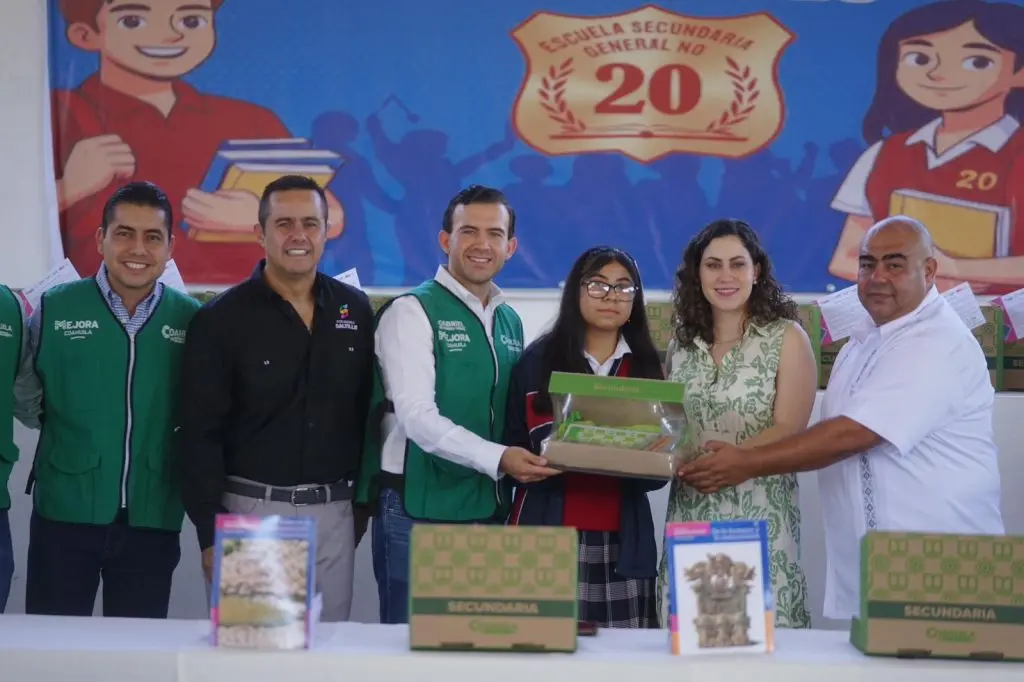 Concluye Gobierno Estatal entrega de uniformes y útiles escolares en los 38 municipios