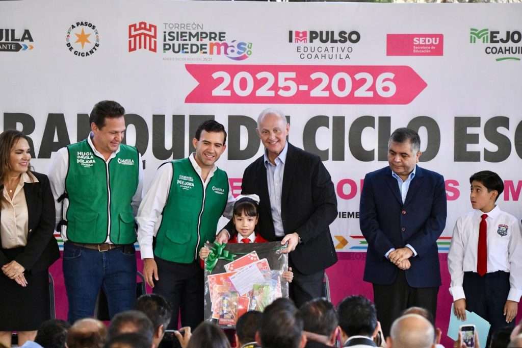 Román Cepeda arranca el ciclo escolar 2025-2026, con la entrega de útiles escolares y mochilas