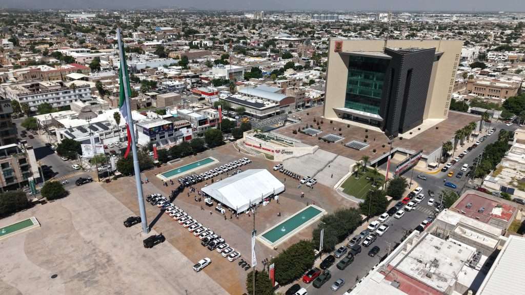 Entregan patrullas, equipamiento y uniformes; también inicia la Academia de Policía