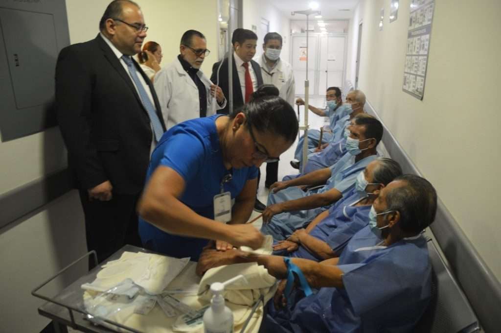 Avanza Clínica Hospital "Xalapa" del ISSSTE con jornadas quirúrgicas de cataratas, endoscopias y colonoscopias