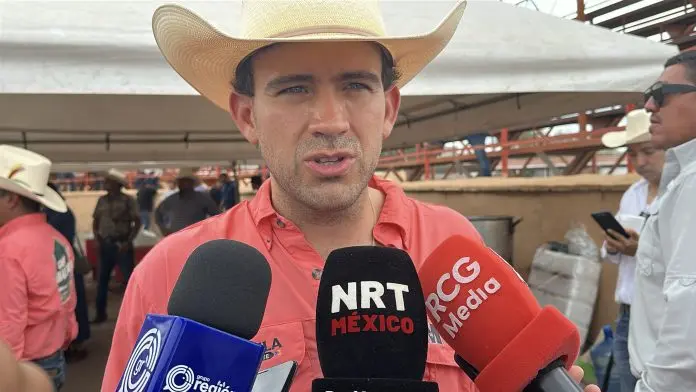 Más de 450 mil acciones de apoyo social ha concretado el programa Mejora Coahuila, informó el coordinador estatal Gabriel Elizondo Pérez, quien destacó que estas iniciativas incluyen despensas, mercaditos, brigadas de salud, infraestructura educativa y entrega de útiles escolares en distintos municipios del estado.