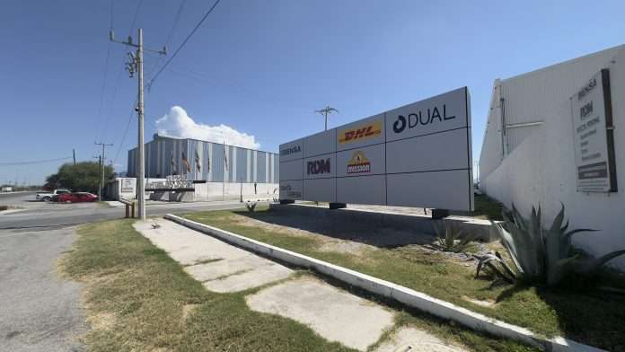 Un total de 100 vacantes fueron abiertas en DUAL Monclova para operadores especializados en costura automotriz, informó el Sindicato de Trabajadores de la Industria Textil (STIT) de la CTM.