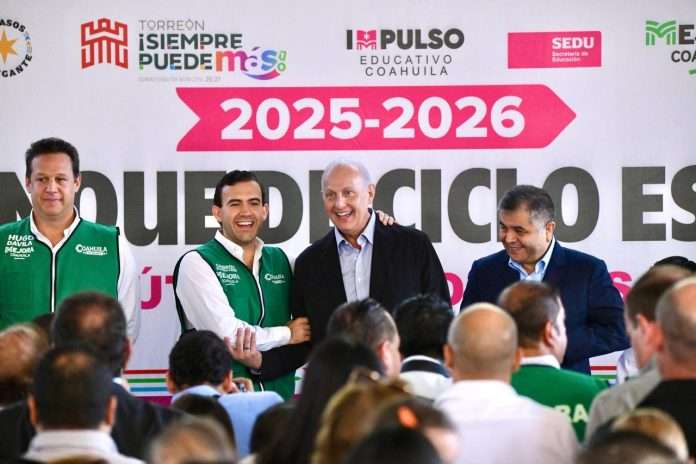 Román Cepeda arranca el ciclo escolar 2025-2026, con la entrega de útiles escolares y mochilas