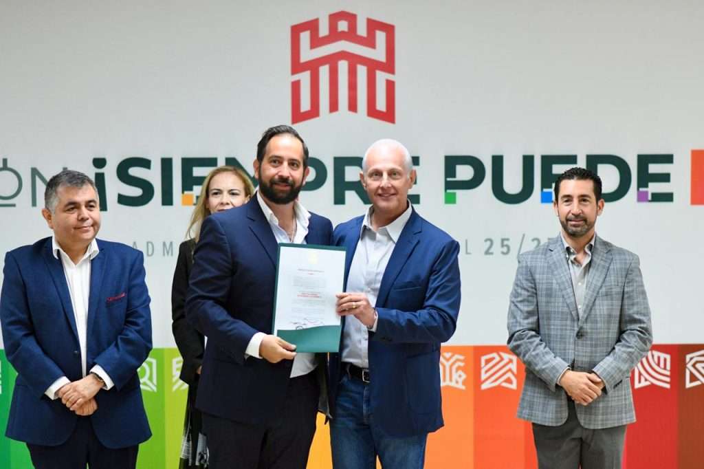 Román Cepeda entrega nombramientos a nuevos integrantes del Gabinete Municipal