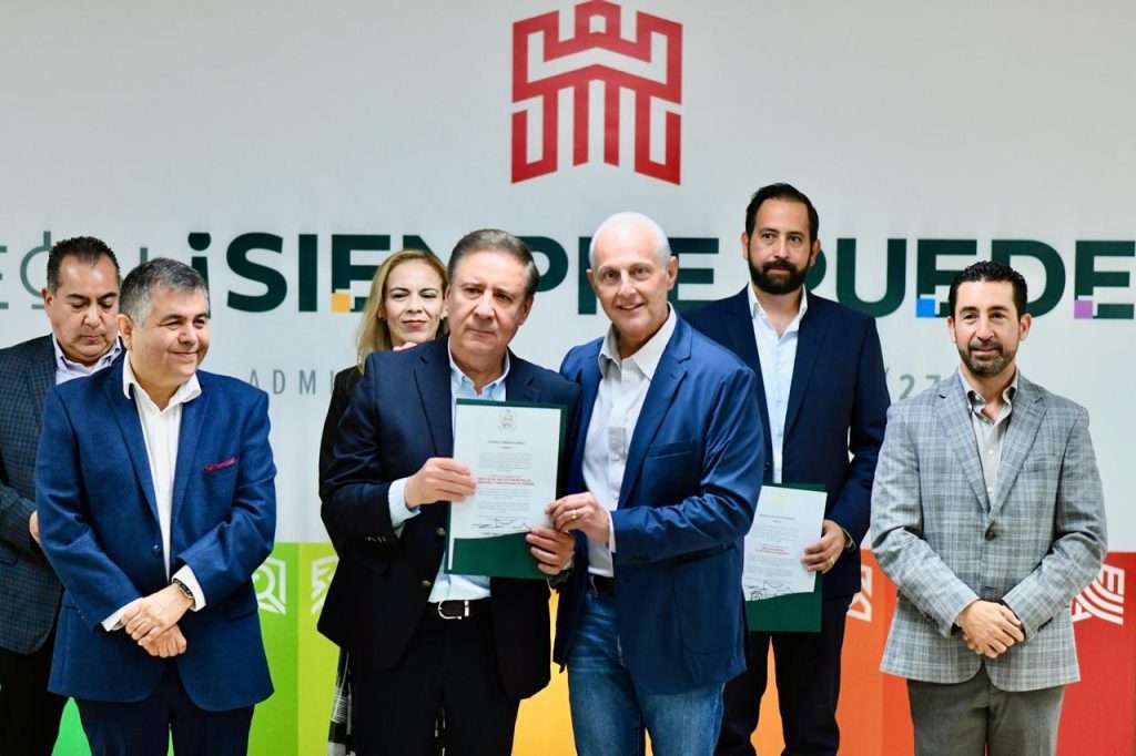 Román Cepeda entrega nombramientos a nuevos integrantes del Gabinete Municipal