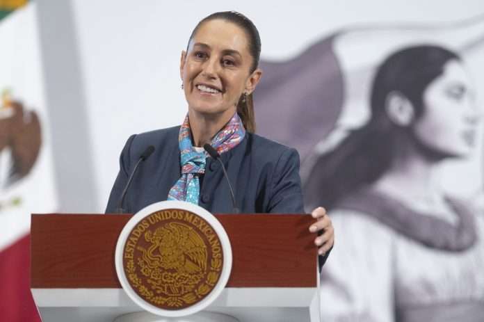 Se presenta decreto en apoyo a pequeños productores agrícolas; orden en concesiones desprivatiza 4 mil millones m3 de agua