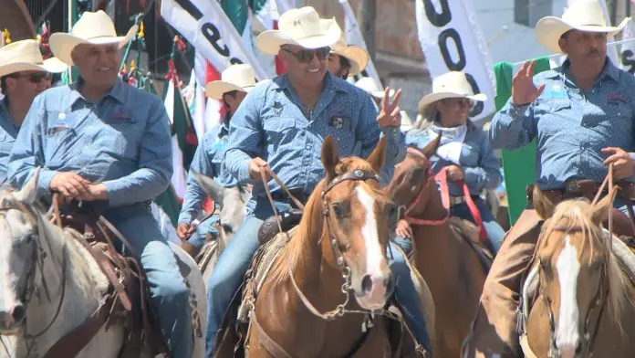 Arriban los cabalgantes a Sabinas; Dando inicio a las Fiestas Grandes
