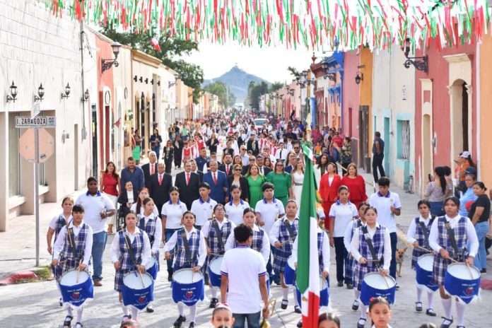 Cuatro Ciénegas celebra Independencia con desfile de unidad y orgullo patrio