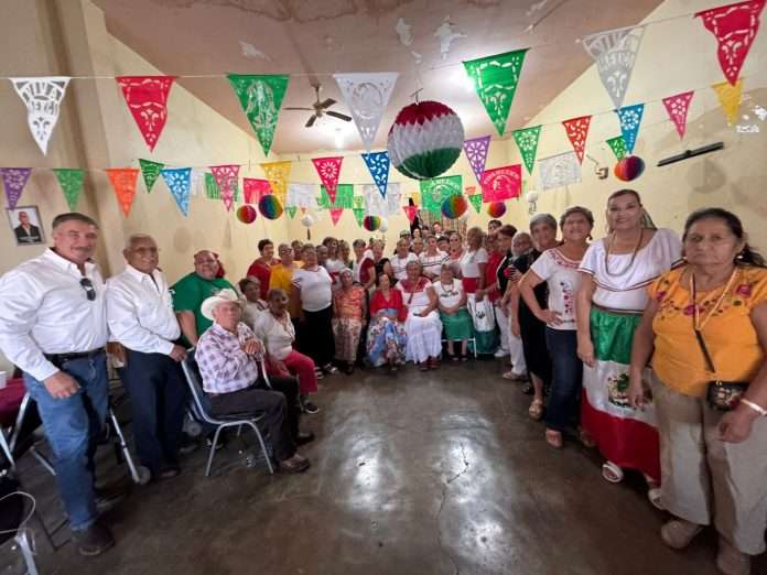 El Gobierno Municipal y el DIF Múzquiz celebraron el Grito de Independencia con adultos mayores