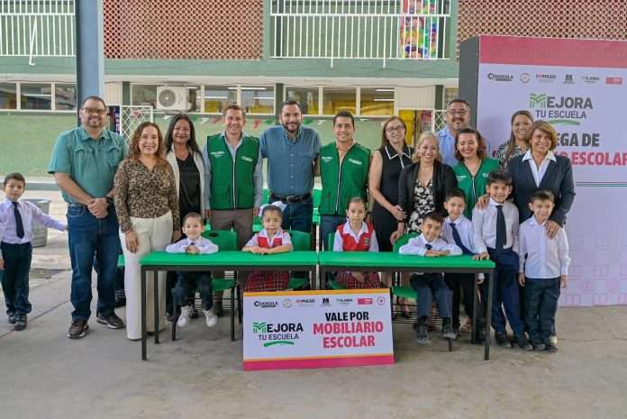 Entregan mobiliario y anuncian obra de impermeabilización en la Escuela El Socorro de Monclova