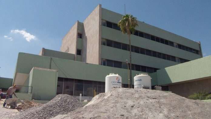 El Hospital General de Zona (HGZ) número siete del Seguro Social en Monclova, lleva un avance del 40 por ciento. Es ampliada el área de Urgencias del la Torre B del centro médico de segundo nivel.