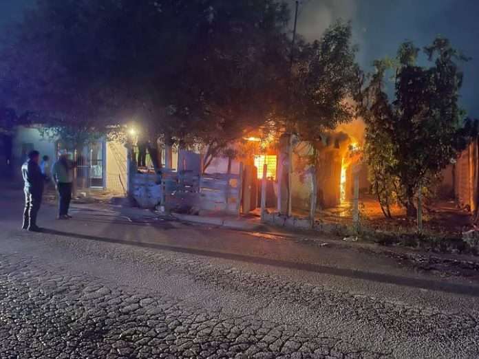 Se incendia vivienda en Acuña