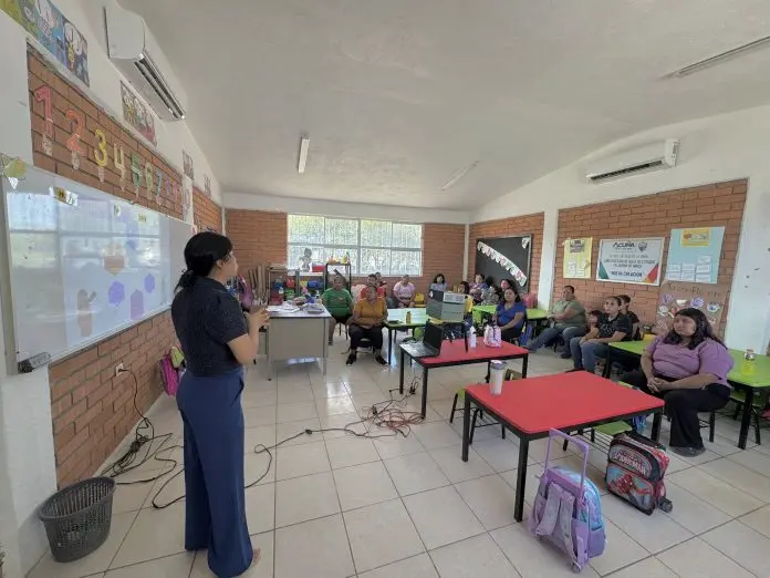 Lleva Opciones Dignas platicas a los planteles educativos
