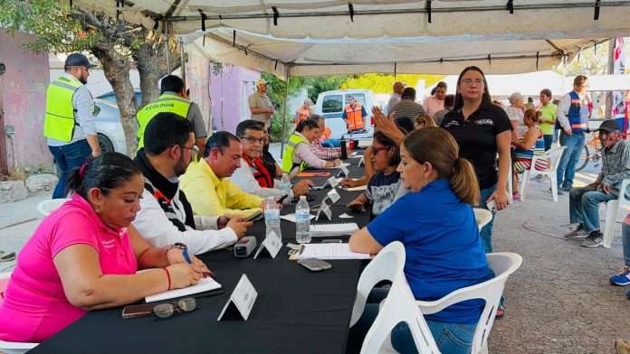 Atiende municipio a vecinos de la colonia Fresnos