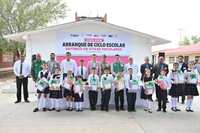 Entrega secretaría de educación útiles en planteles