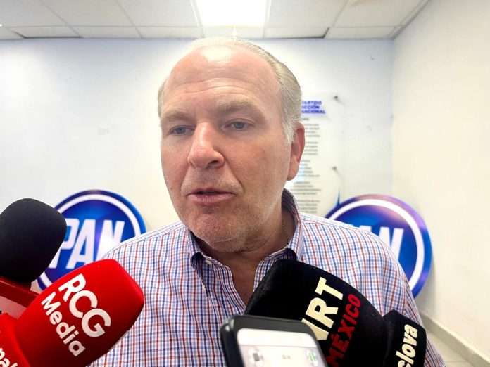 “Se avecina una importante ola de inversiones industriales y automotrices en la Región Centro-Desierto del estado”, derivadas de negociaciones sostenidas con compañías nacionales e internacionales, según afirmó el diputado federal por el PAN del Distrito 3 de Coahuila, Theodoros Kalionchiz de la Fuente.