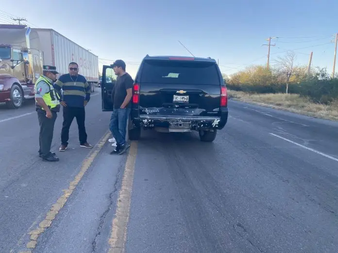 Fuerte accidente sobre la carretera Federal 57 deja cuantiosos daños materiales