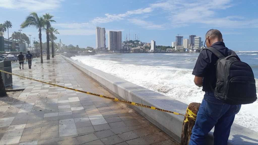 Alerta en malecón de Mazatlán