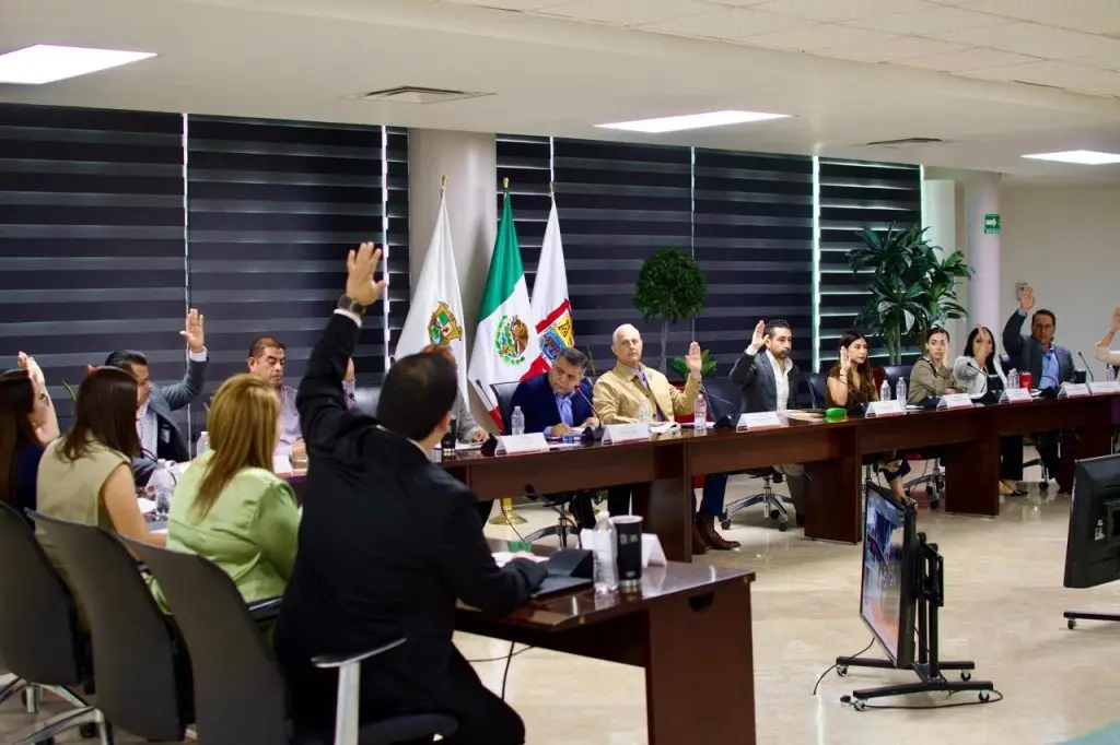 Aprueba el Cabildo iniciativas en favor de la seguridad vial, la educación y la vivienda digna