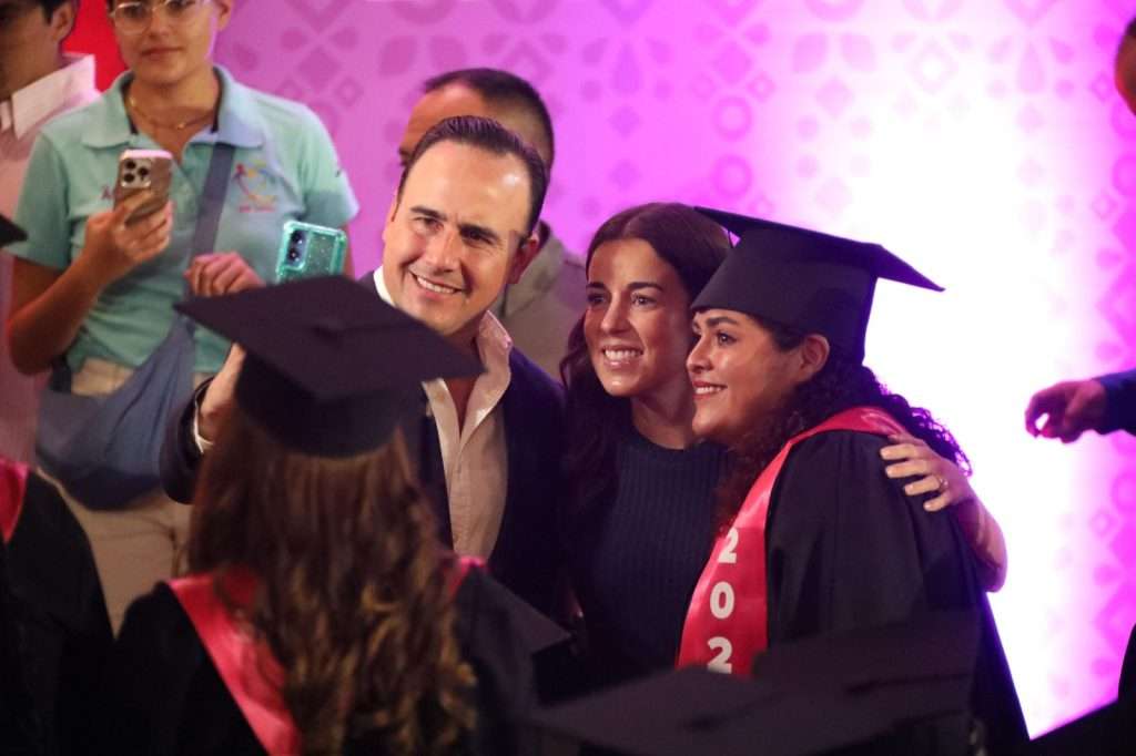 Con "Mujeres Pa' Delante" empoderamos a las mujeres de Coahuila: Manolo Jiménez