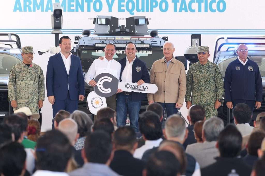 Entregamos 160 patrullas, cientos de armas y equipo táctico: Manolo Jiménez