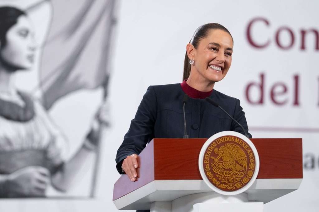 Gobierno de México presenta obras literarias de la colección "25 para el 25" del FCE; se regalarán 2.5 millones de libros en América Latina