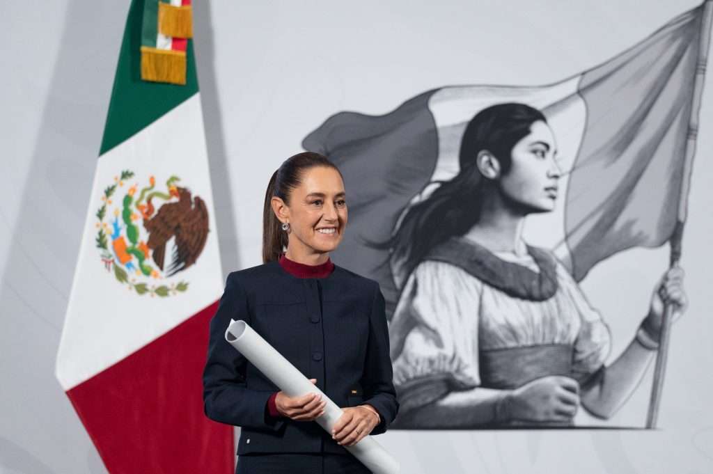 Gobierno de México presenta obras literarias de la colección "25 para el 25" del FCE; se regalarán 2.5 millones de libros en América Latina