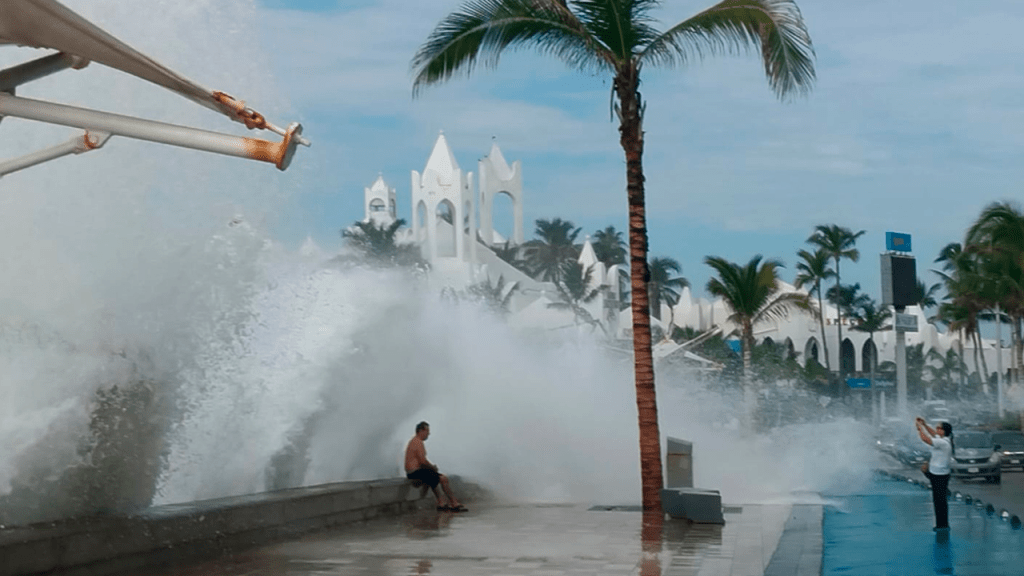 Oleaje en Mazatlán