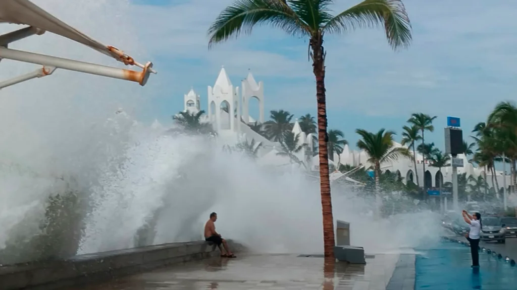 Oleaje en Mazatlán