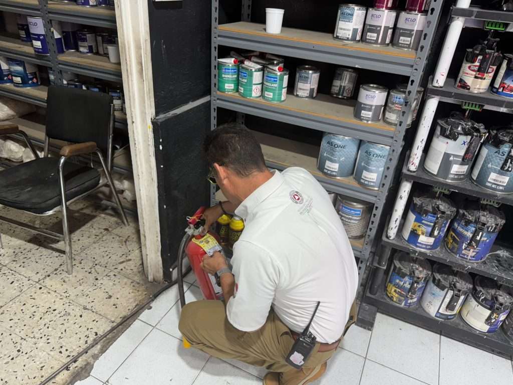 Realizan inspecciones periódicas en locales de pinturas y solventes