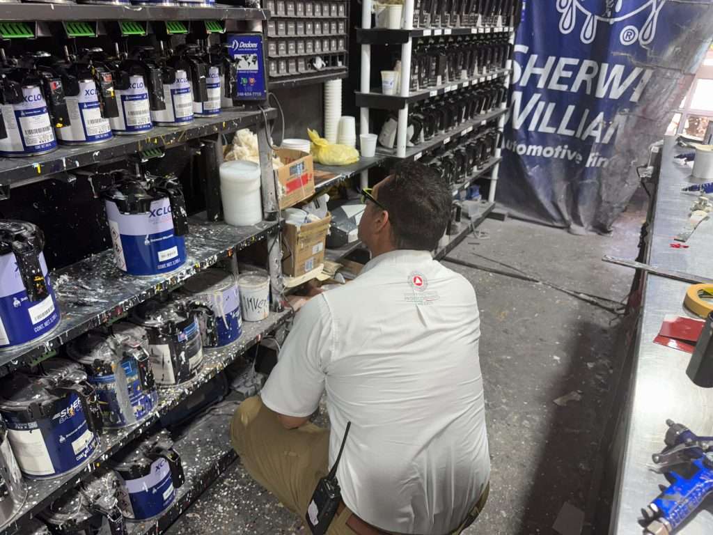 Realizan inspecciones periódicas en locales de pinturas y solventes