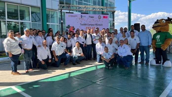 El Tecnológico de Múzquiz celebró su 16 aniversario con reconocimientos a docentes
