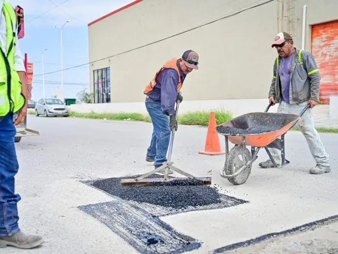 Atienden más de 150 reportes semanales en programa de bacheo en Monclova
