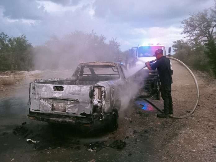 Bomberos y Protección Civil sofocaron el fuego sin personas lesionadas.