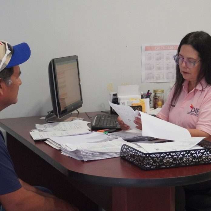 Continua DIF Acuña proceso para campaña de cirugía de cataratas