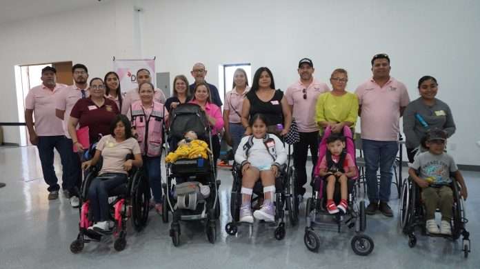 Entregan aparatos funcionales a niños y adolescentes