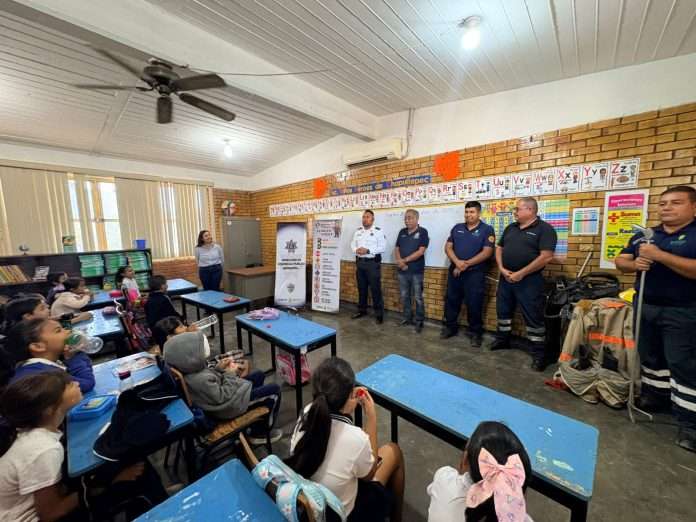 Guardianes en formación: niños aprenden seguridad vial con policías y bomberos